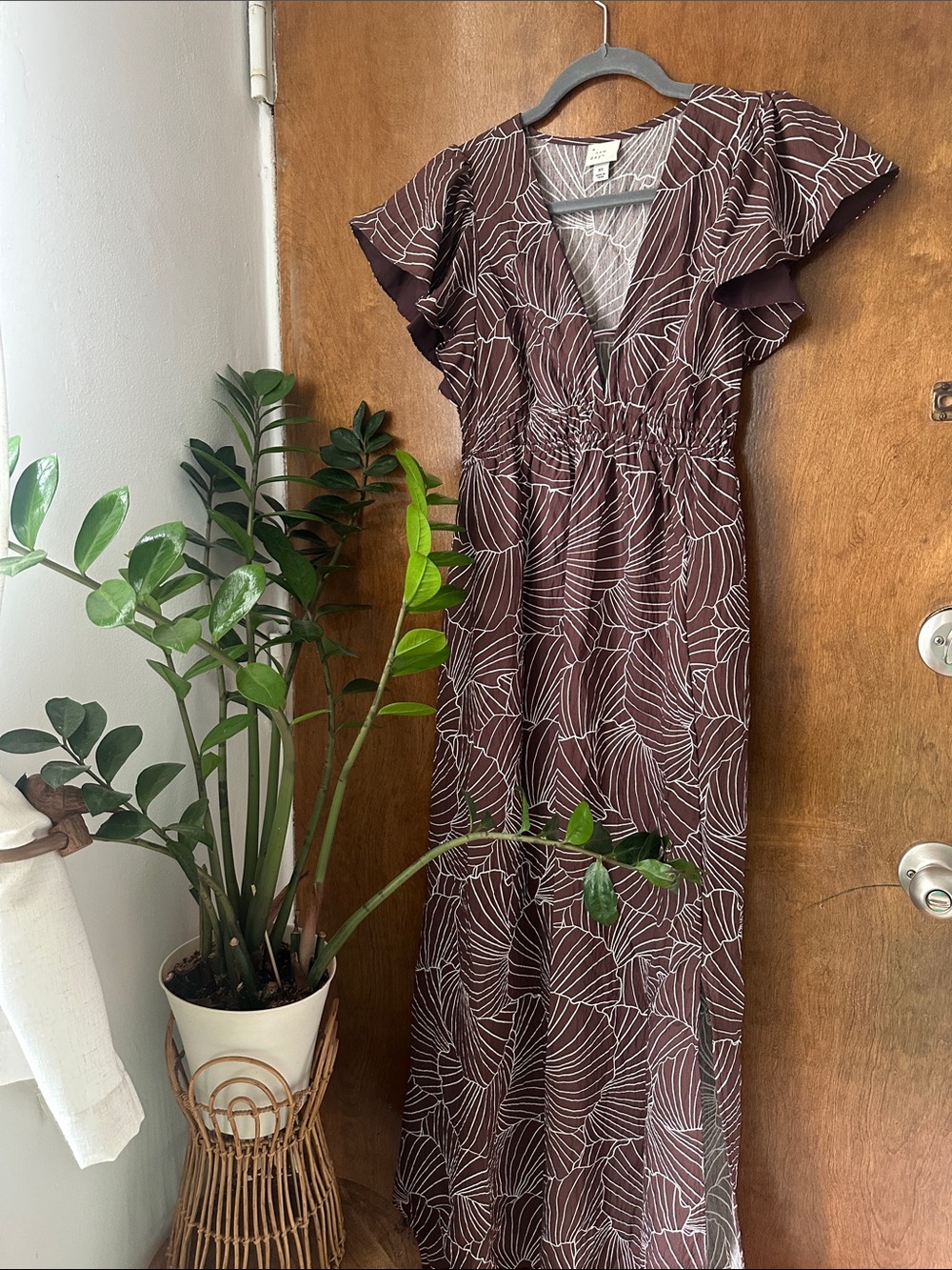 Women’s Brown Shell-Print Flutter-Sleeve Dress